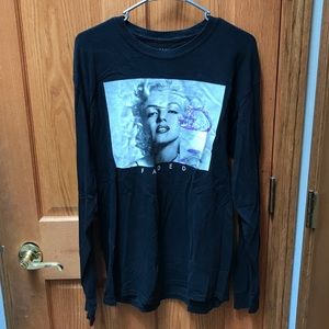 Long Sleeve Graphic Tee Rue 21